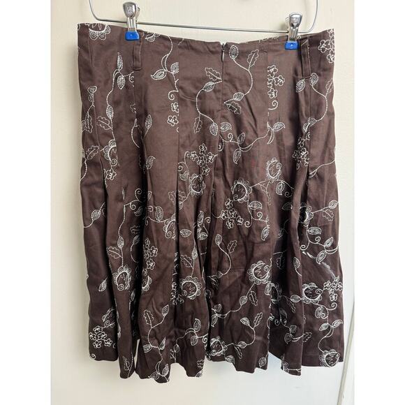 Kenar Embroidered Floral Pleated Skirt A Line Women's Size 8 Brown Lined Flared - Picture 3 of 7